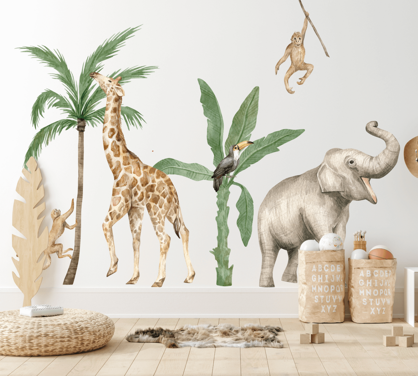 Jungle set with elephant, giraffe and monkeys wall decal