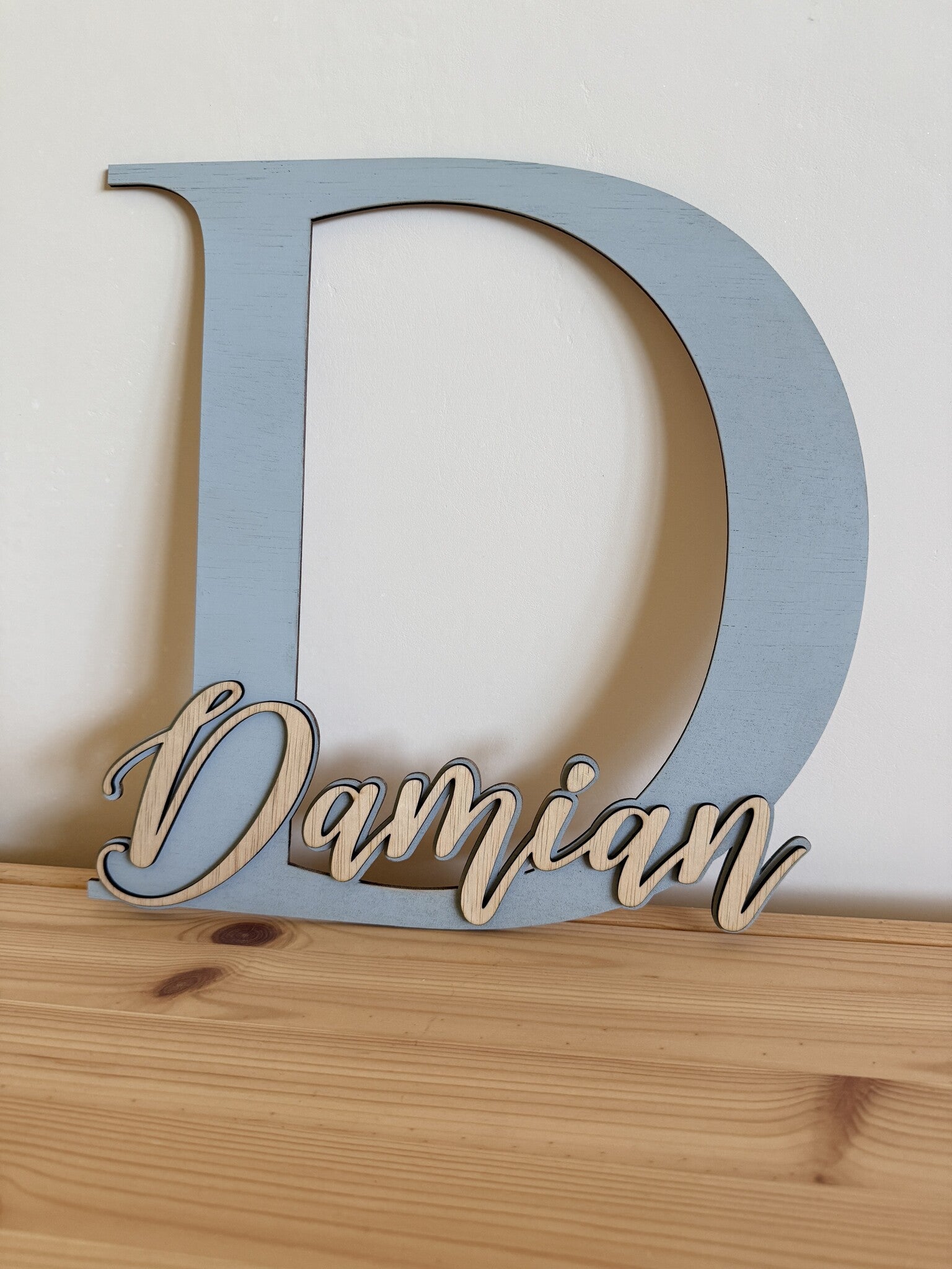 Gepersonaliseerd houten naambord kinderkamer – beginletter met naam
