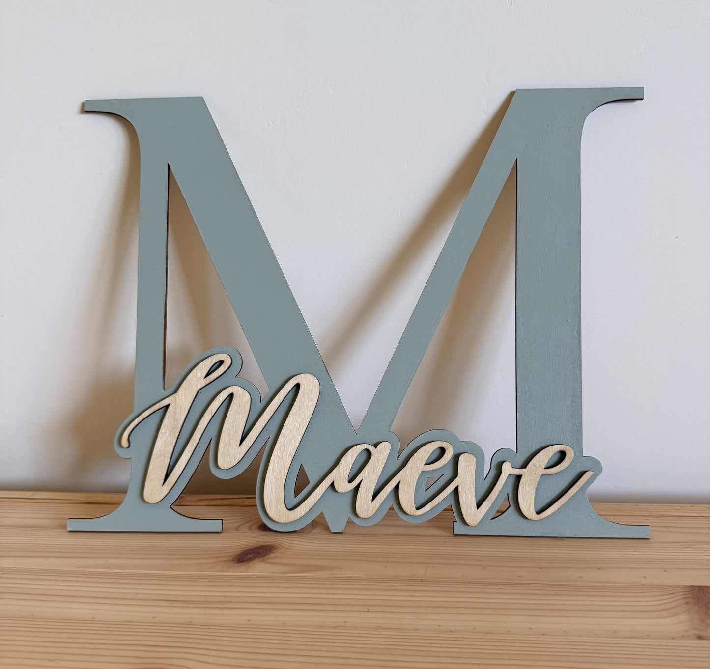 Gepersonaliseerd houten naambord kinderkamer – beginletter met naam