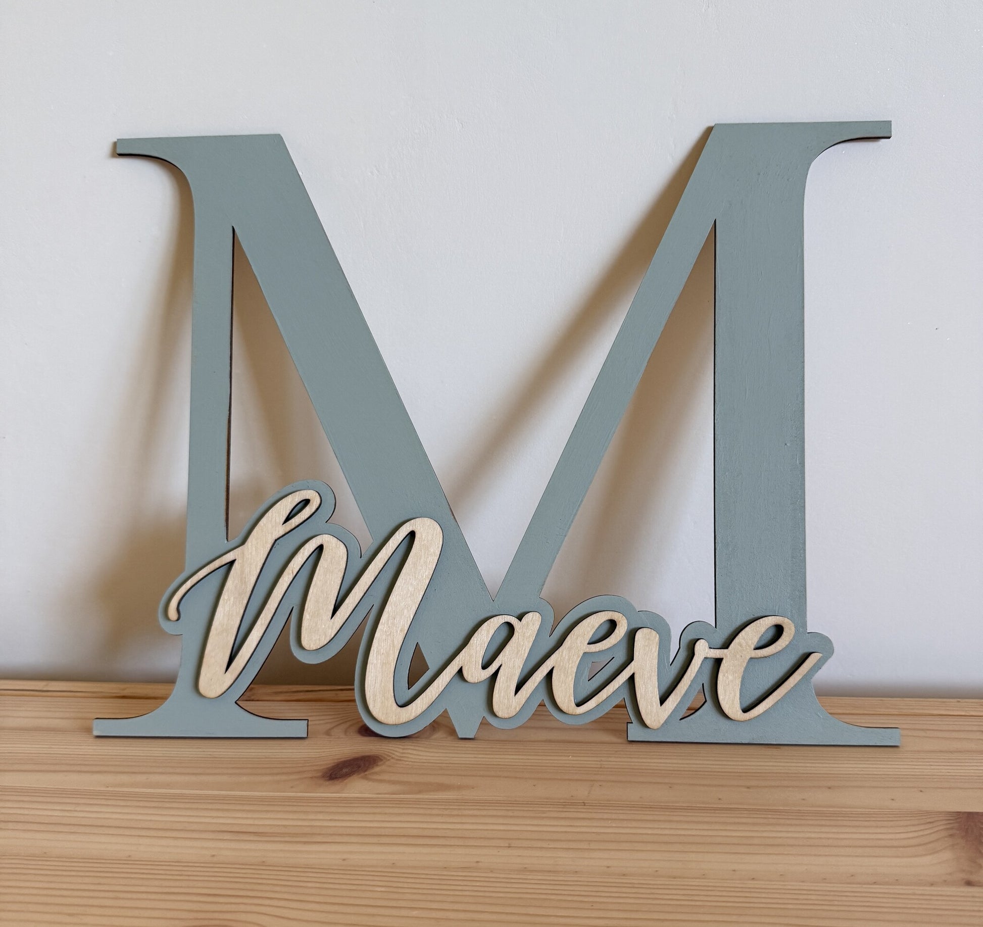 Gepersonaliseerd houten naambord kinderkamer – beginletter met naam
