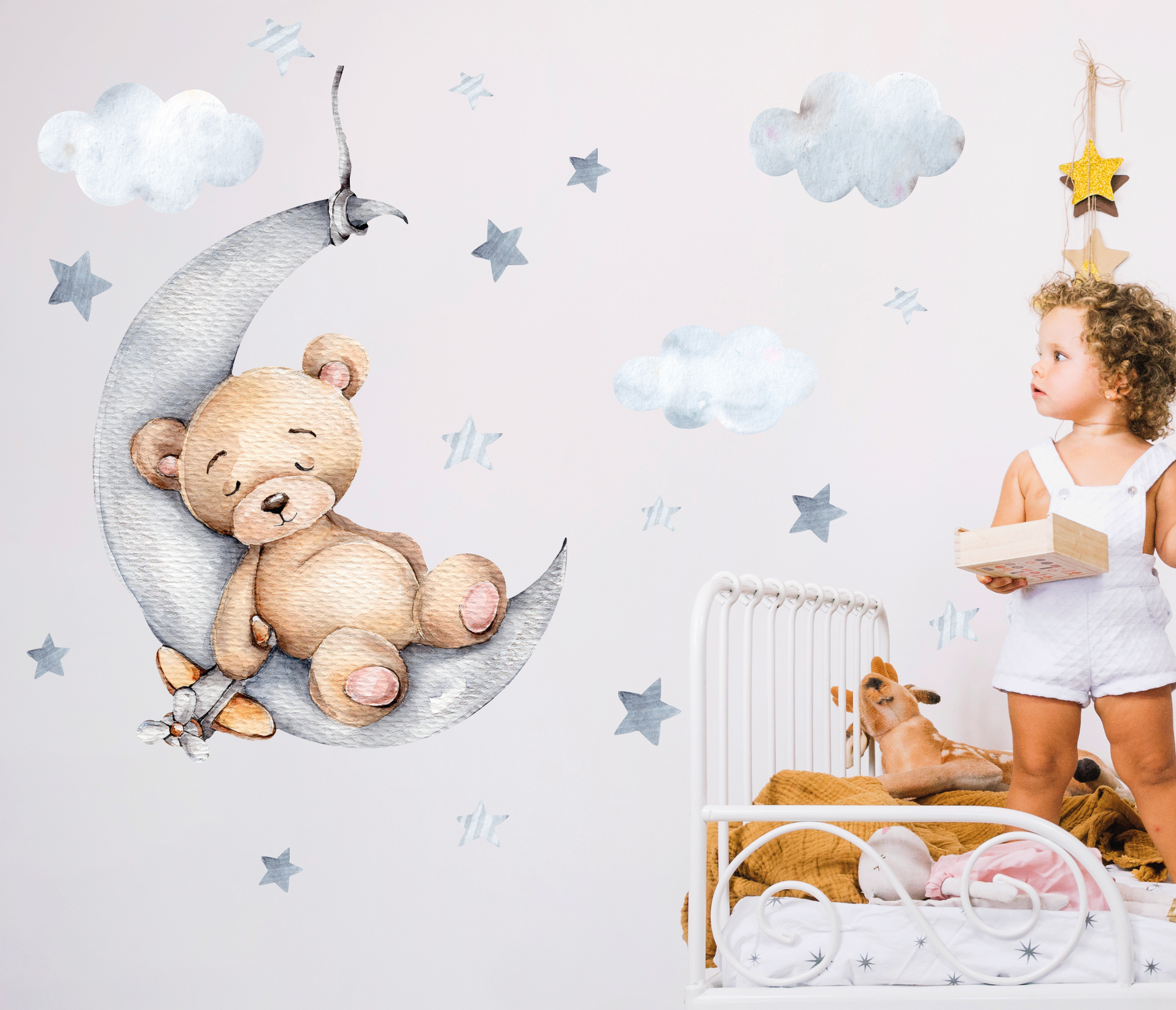 Muursticker beer met maan, wolken , sterren babykamer