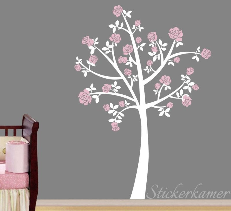 Muursticker boom met bloemen / rozen  babykamer