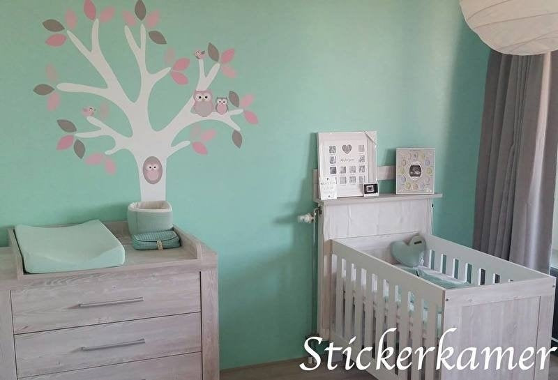 Muursticker boom met uilen en vogels (roze) babykamer