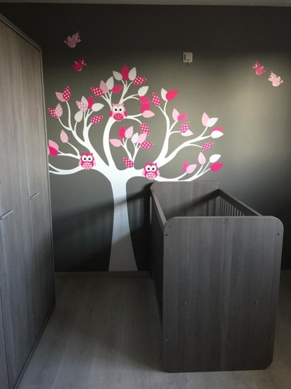 Muursticker boom uilen en vogels roze babykamer