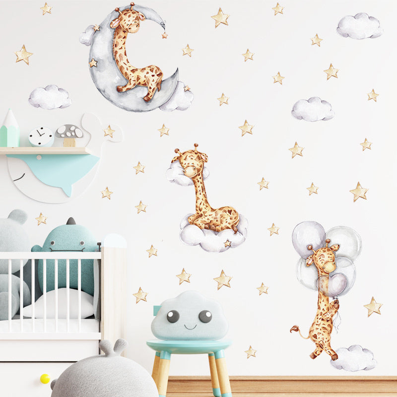 Muursticker kinderkamer giraffe wolkjes en sterren