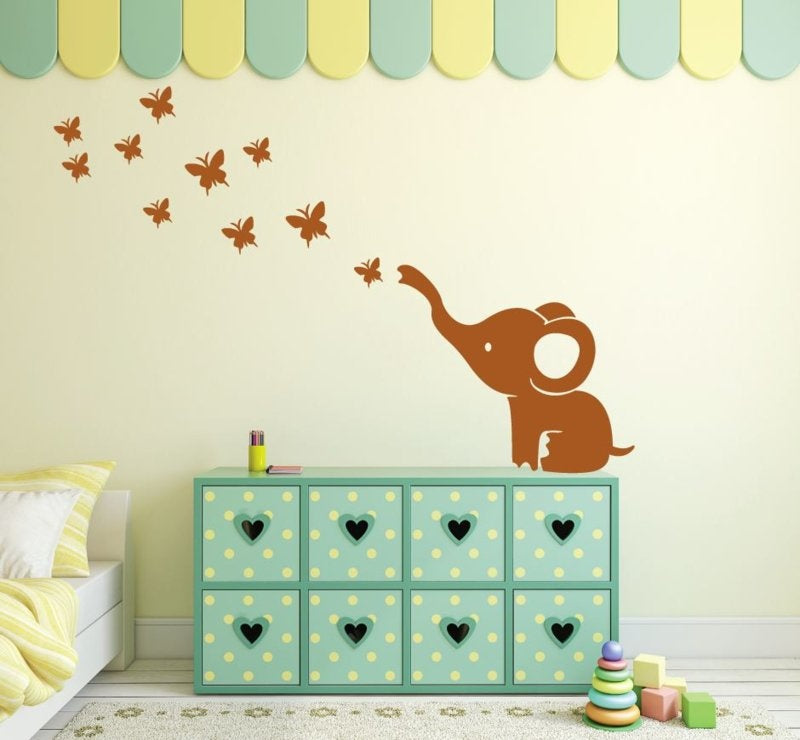 Muursticker olifant en vlinders babykamer