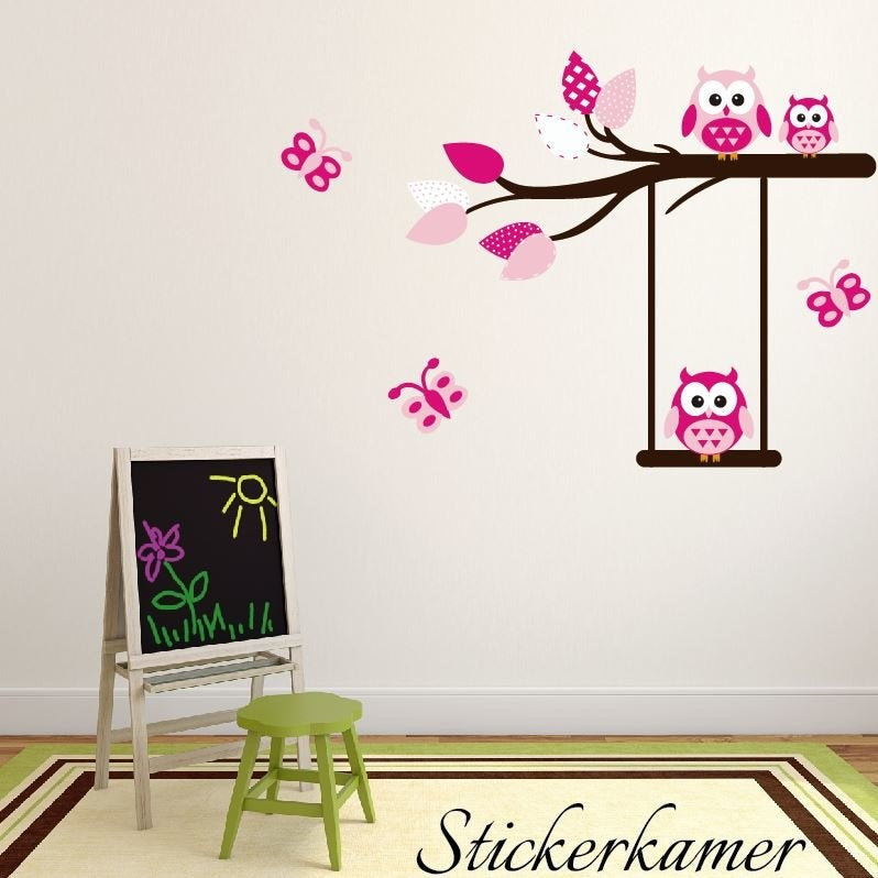 Muursticker tak met uilen en vlinders roze babykamer