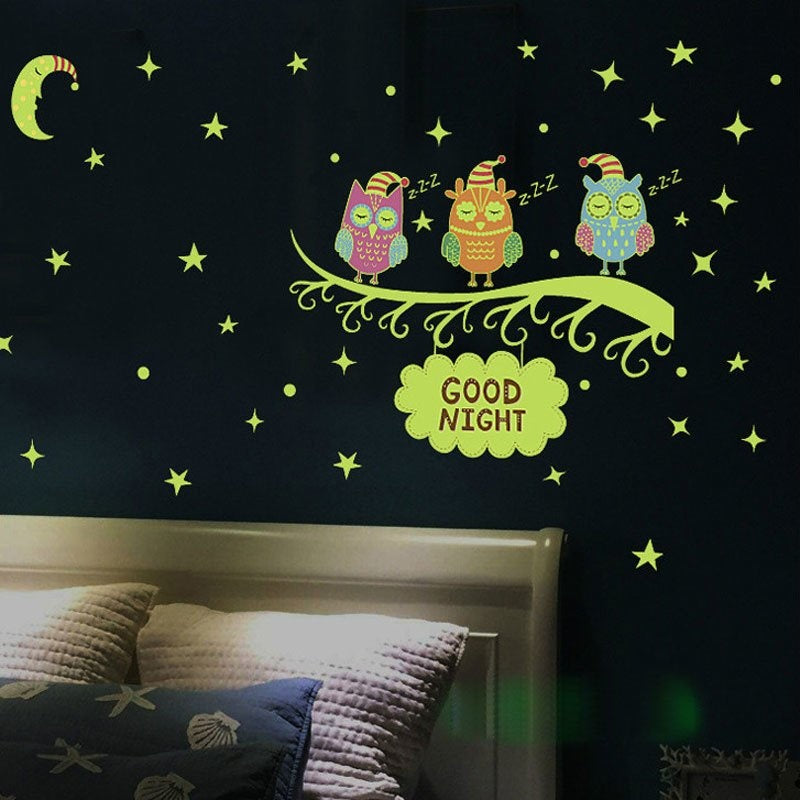 Muursticker uil op tak glow in the dark kinderkamer