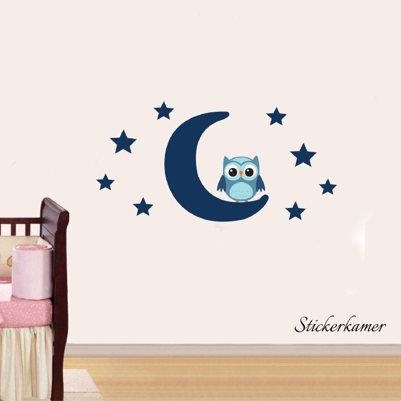 Muursticker uiltje op maan en sterren babykamer