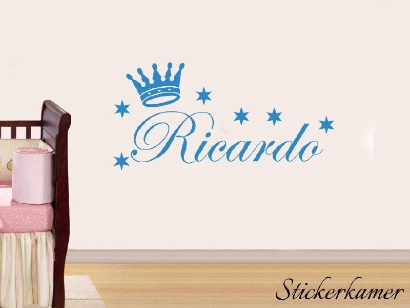 Naam sticker met kroon en sterren kinderkamer