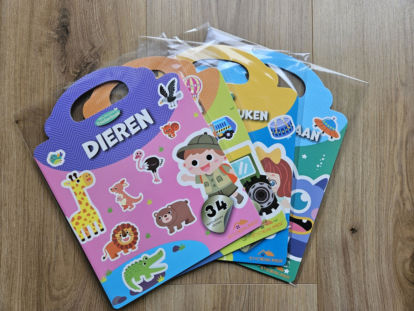 Stickerboek Kinderen: 4 Thema's  herbruikbaar