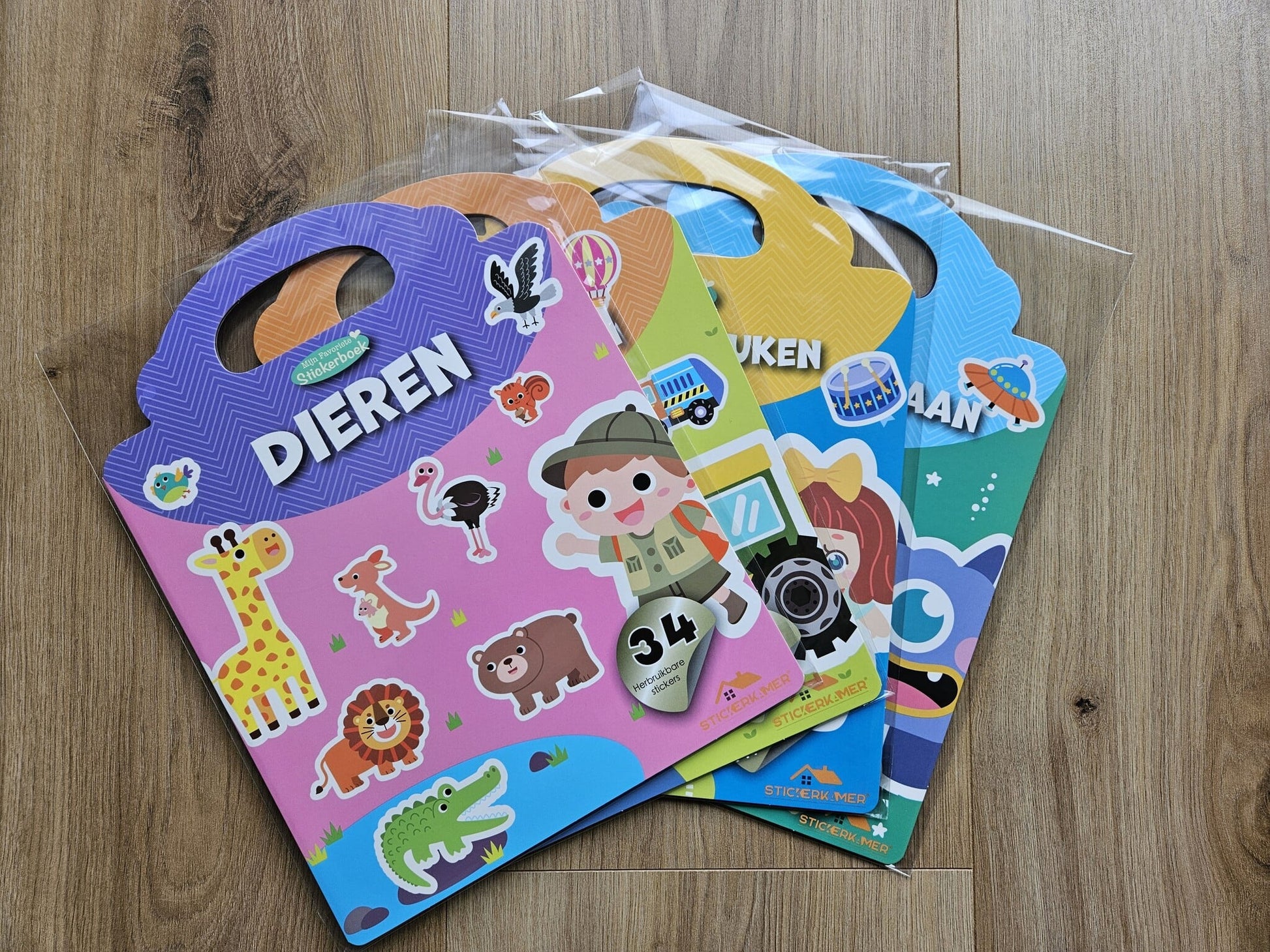 Stickerboek Kinderen: 4 Thema's  herbruikbaar
